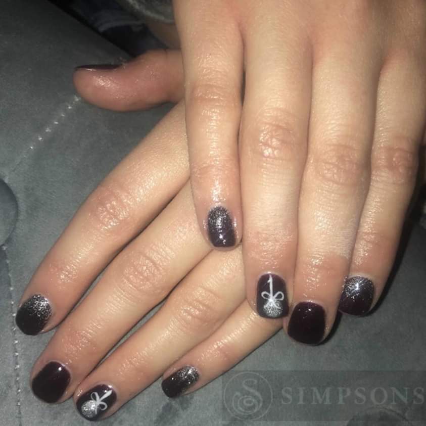 Feeling festive with our Christmas nails 
#simpsonsbeauty # festive nails <a href="/simpsonsbeauty/">SimpsonsBeautyGroup</a> <a href="/Branston_Hall/">Branston Hall Hotel</a>