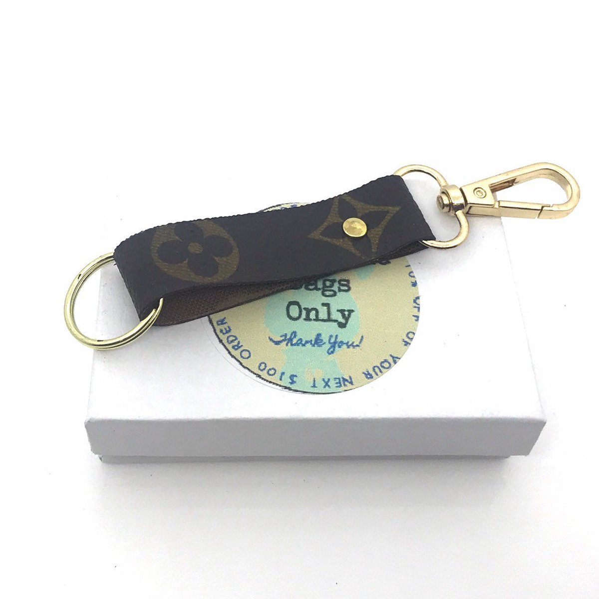 Louis Vuitton Canvas Keychain Clips #blackfridaysale #black
$35.00
➤ http://bit.ly/2Cd6QN7