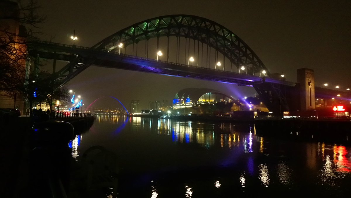 stuffbyvic's tweet photo. Newcastle Quayside β€οΈ
#Newcastle #NewcastleGateshead #TyneBridge #TheSage #GatesheadMilleniumBridge
#NorthEast #NorthEastEngland https://t.co/eibHMhIDI4