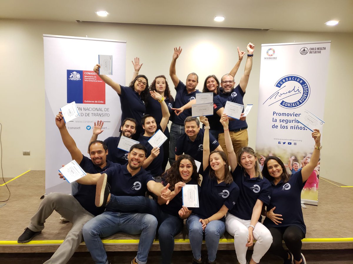 conaset's tweet photo. #AgendaMTT | Hoy damos la bienvenida a 12 nuevos formadores en seguridad del niño pasajero que nos acompañarán en futuros puntos de chequeo. 👶👦👧🚘✔
Gracias a @fundaciongonchi e @ISAIntervial por su colaboración y por promover la seguridad vial infantil. ¡Felicitaciones! 👏 https://t.co/HgEFP3nBZZ