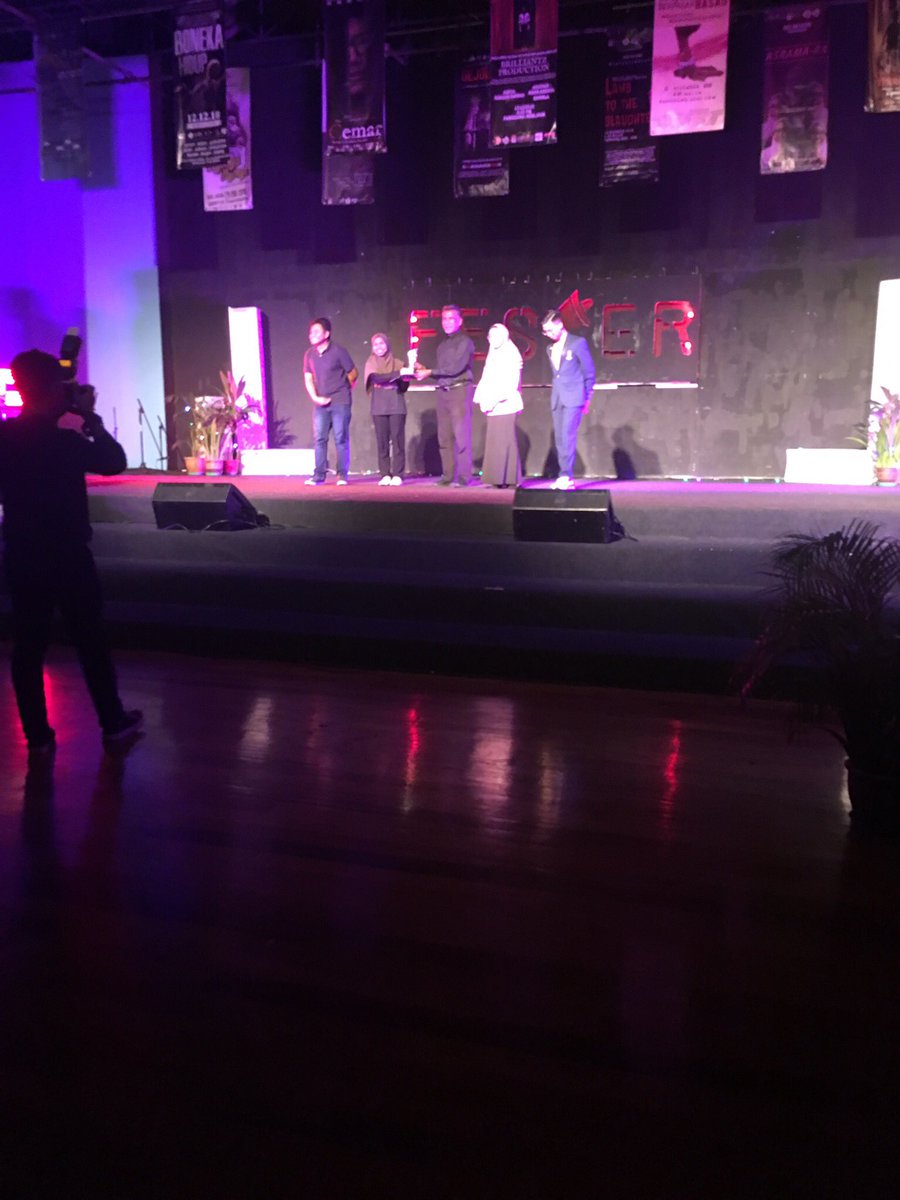 teaterrimbaukm's tweet photo. Anugerah Pengarah Terbaik
Afhnan dan Marsya
Ayam Jantan Ayam Betina
TEKAD
KBH
#fester
#festerukm
#fester2018
#festerukm2018 https://t.co/9UqW94xYYk
