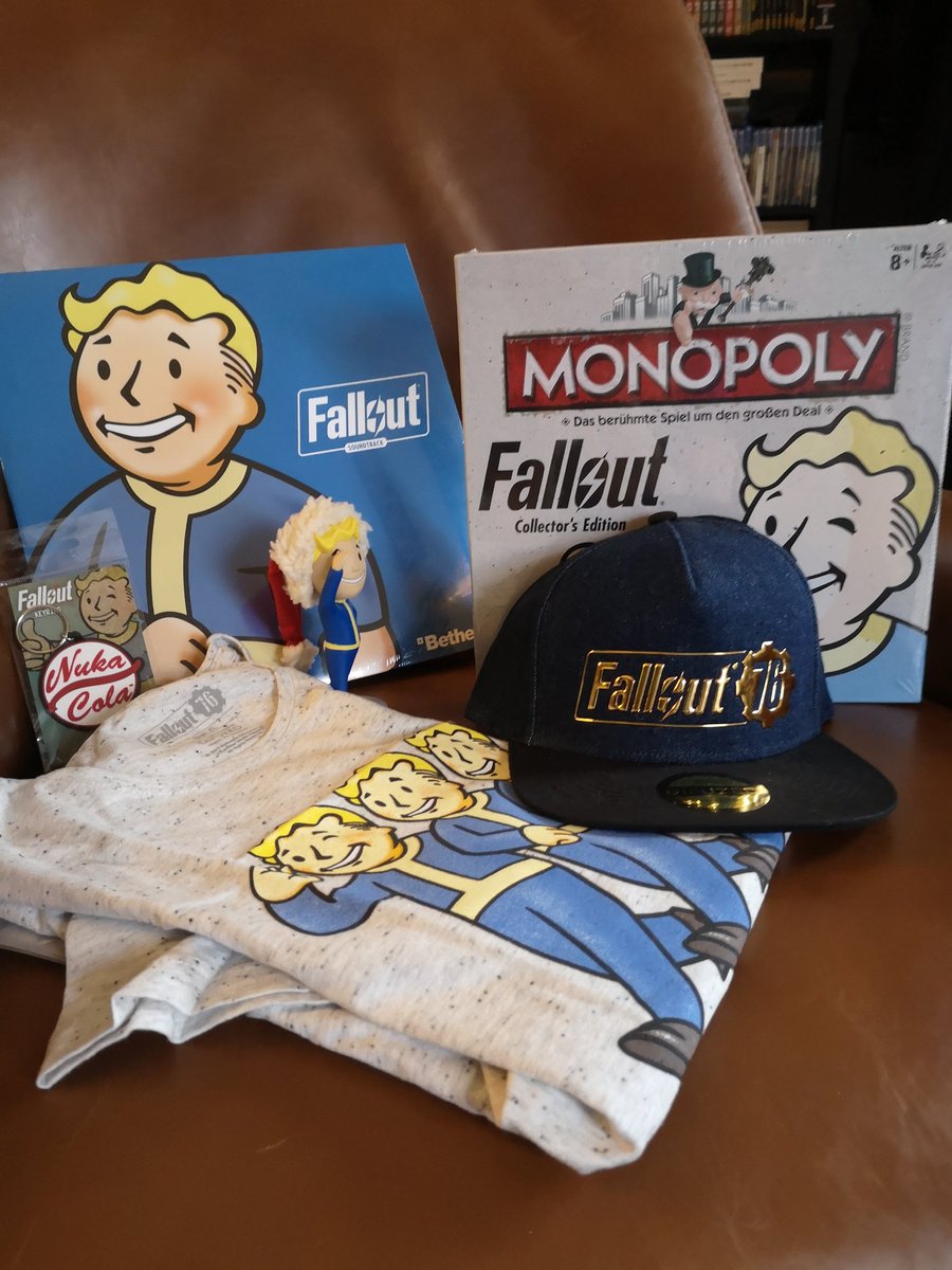 fallout_de's tweet image. Hinter Türchen Nummer 15 unseres #BethesdaAdvent-Kalender befindet dieses tolle #Fallout Paket, inklusive Monopoly und exklusiver #Fallout76 LP! Liked und retweetet diesen Beitrag bis morgen 15:30 Uhr, um am Gewinnspiel teilzunehmen. Viel Erfolg!