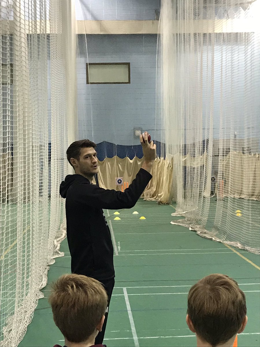 DFCALtd's tweet photo. #Artofswing #Fastbowlingcourse with @Gloscricket @sidpayne7 #presenttheseam #shinetheball #linelength #topofoff #Masterclass https://t.co/ZbNEayGqXu