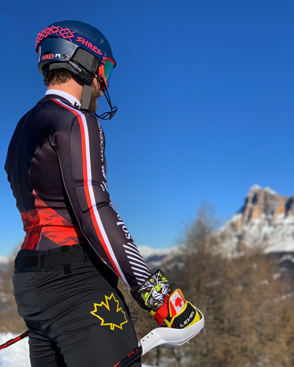 Taking it all in and focusing on the task at hand 🤙🏼🇨🇦 #Pressing 📸: @kieertney