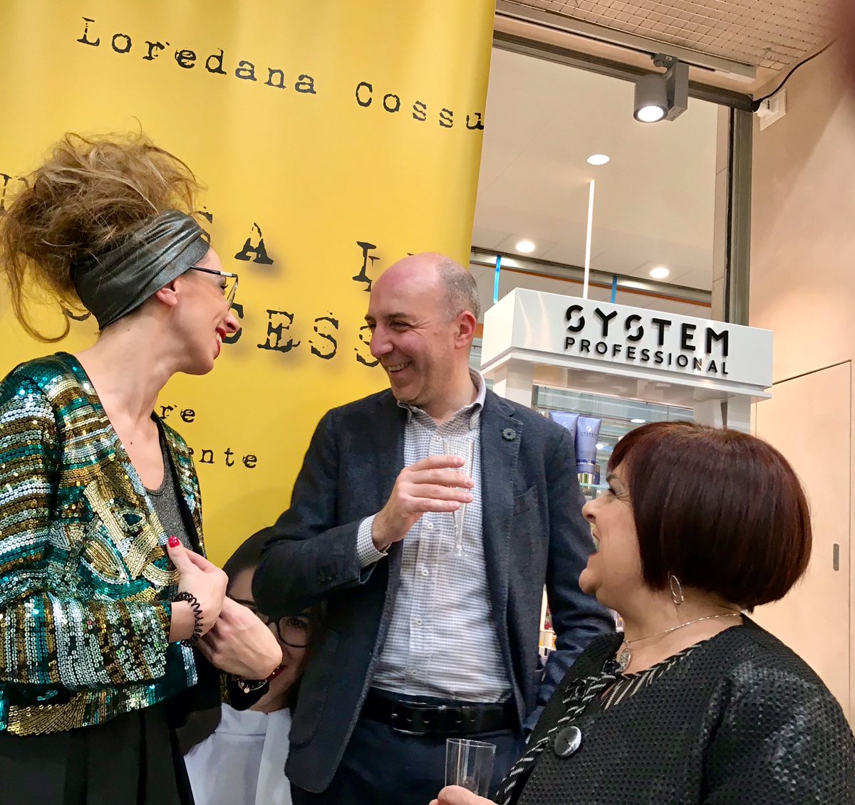 Stefania Pezzopane Inaugurazione Con Una Giovane Ed Intraprendente Donna Aquilana Loredanacossu Furore Laquila Ricostruzione Impresa Donne Impresafemminile T Co H4lixgzf7n