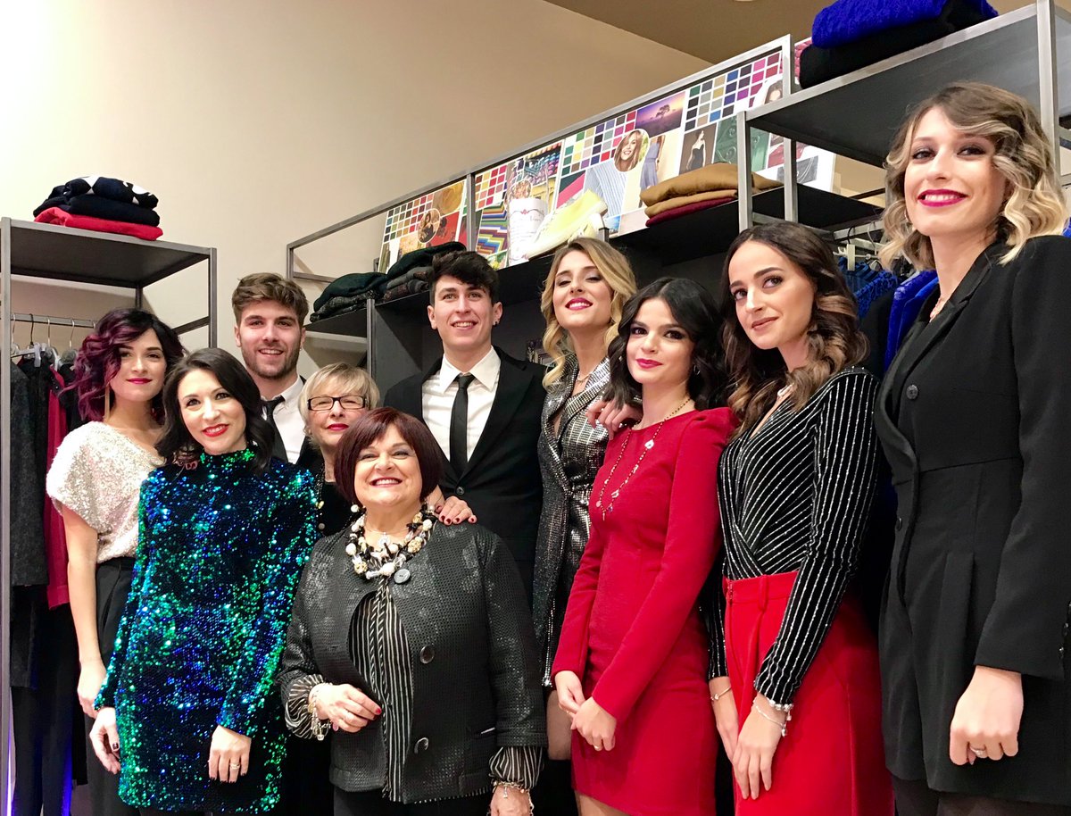 Stefania Pezzopane Inaugurazione Con Una Giovane Ed Intraprendente Donna Aquilana Loredanacossu Furore Laquila Ricostruzione Impresa Donne Impresafemminile T Co H4lixgzf7n