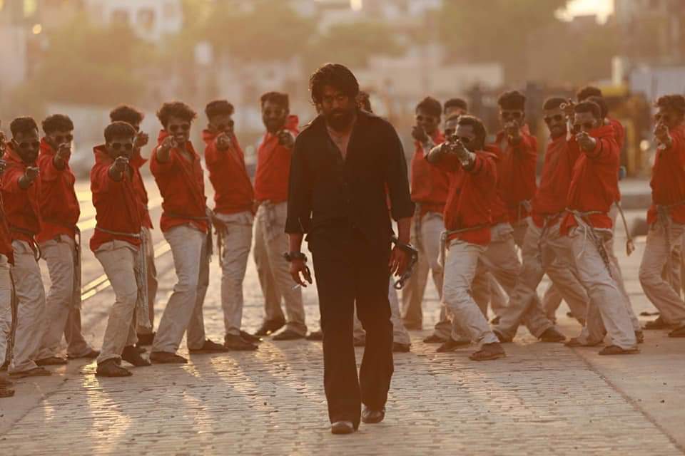 RakhiYashCult's tweet photo. First Time in Kannada Industry #KGF releasing in USA 100 centers π₯π
#KGF #Jokae #LucyTriesToSeduceRocky #6DaysToKGF #KGF21Dec https://t.co/5iaz20HAau
