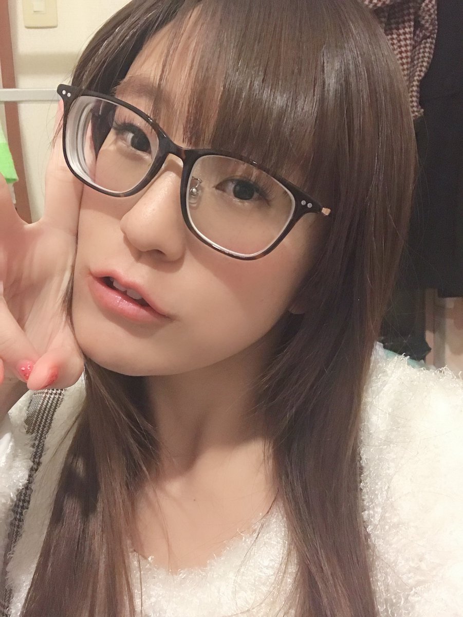 犬まゆみ على تويتر メガネかけたら 地味子ちゃんになるし目がよけい小さくなっちゃった この大きさなれないから似合わないわー 笑 おやすみ 朝早いぞぉ お出かけ 撮影会 グラビア グラビアアイドル 水着 水着撮影会 犬まゆみ グラドル 部屋汚い 犬 犬まゆみ على تويتر メガネかけたら 地味子ちゃんになるし目がよけい小さくなっちゃった この大きさなれないから似合わないわー 笑 おやすみ 朝早いぞぉ お出かけ 撮影会 グラビア グラビアアイドル 水着 水着撮影会 犬まゆみ グラドル 部屋汚い 犬