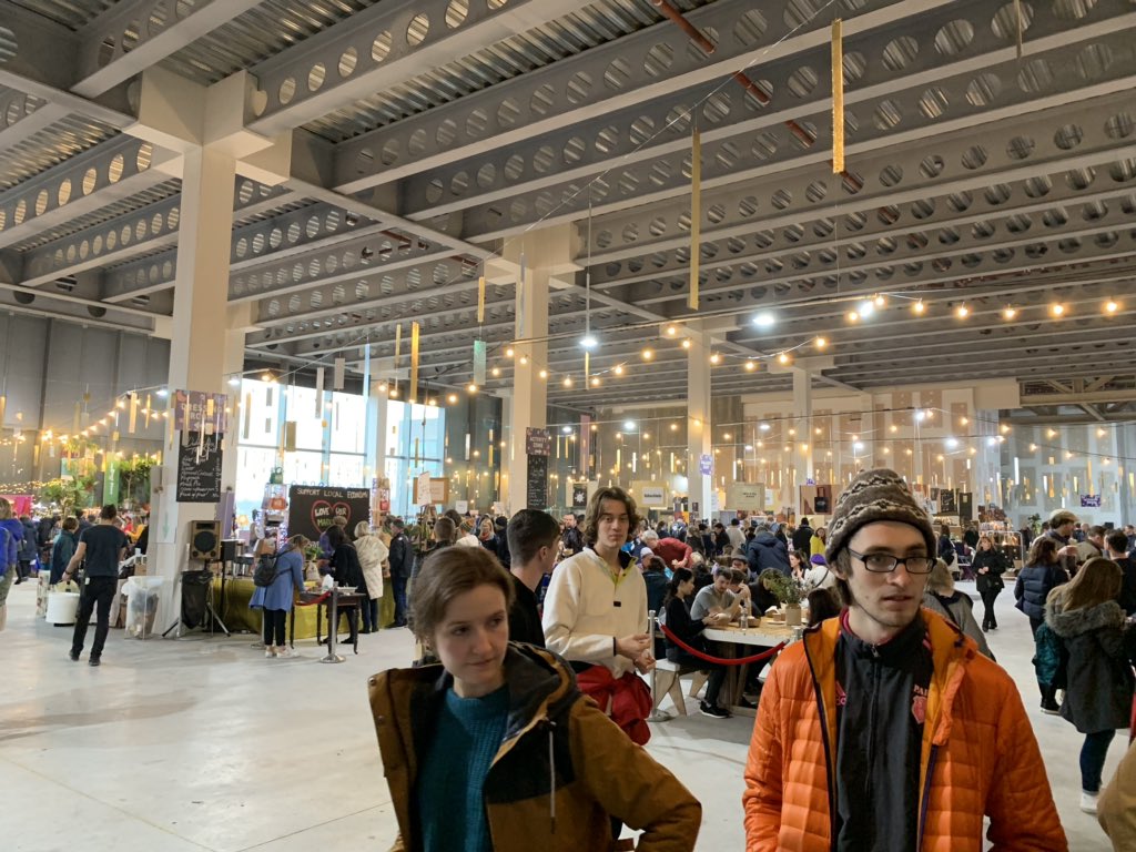 Rory_OHare's tweet photo. We are at the Christmas @DublinFlea at The Point. ITS AMAZING👍🏻 #DublinFlea https://t.co/SQAvpVmYos