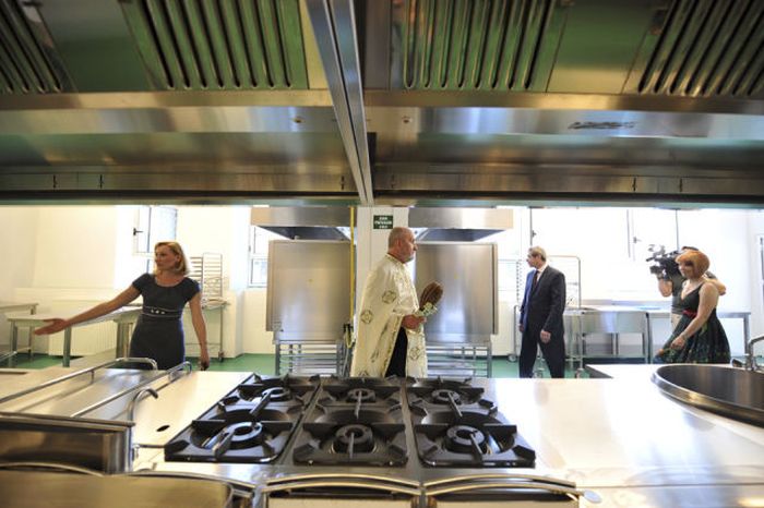 blagoslovie's tweet photo. 63. A commercial kitchen. https://t.co/GVzx8Eu96J