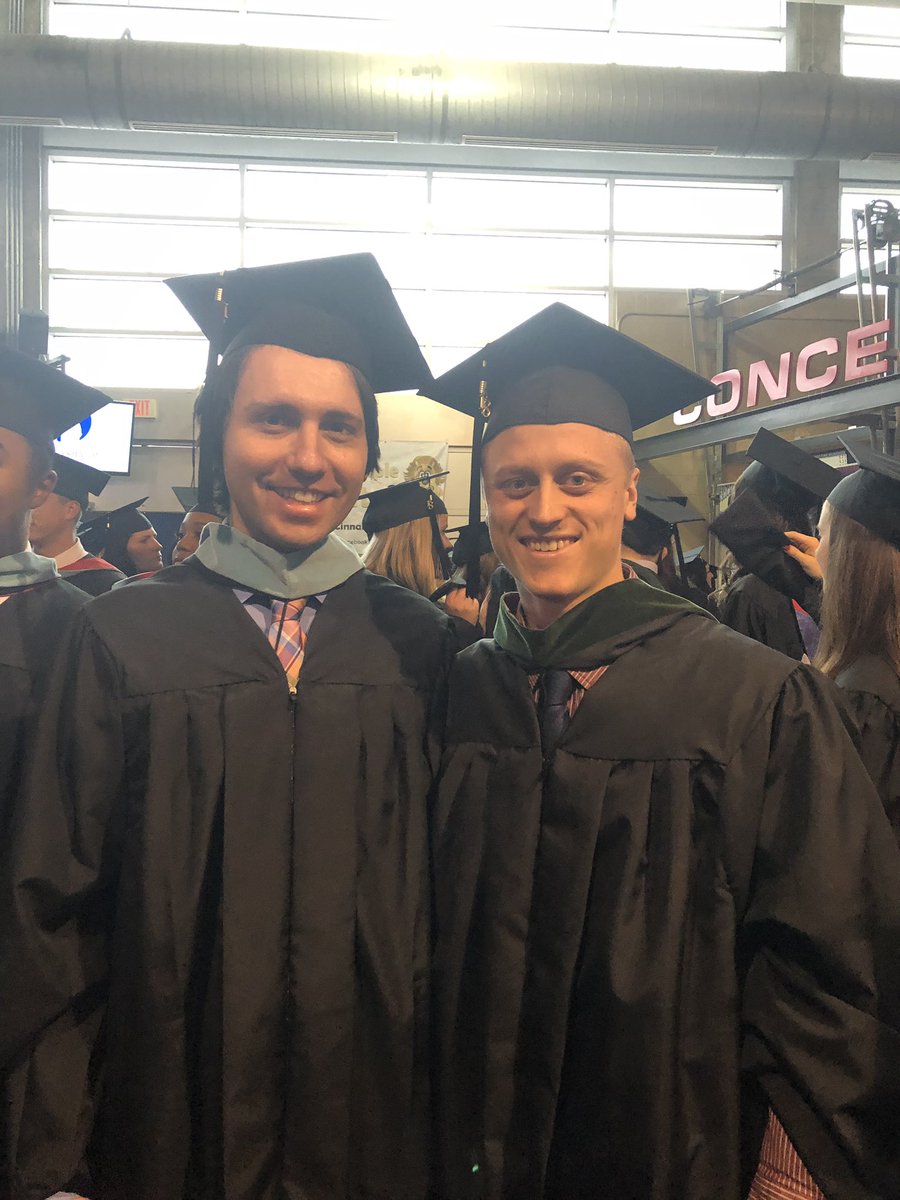 Ry_Elser3's tweet photo. Flyers for life! #flyer18grad https://t.co/sXKjgeiXH1