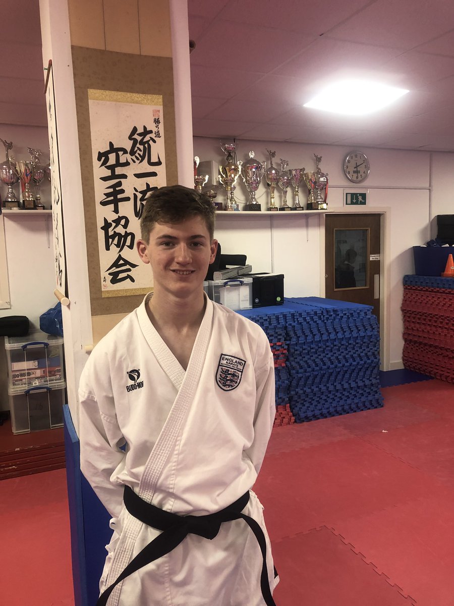 Mattjcox72's tweet photo. So proud of my boy 6years of hardwork perseverance and #T1d adjusting. Just achieved his Black Belt or 1st Dan. Thanks to all that have coached encouraged and supported him over the years #Dexcom #uska #romileykarate 👊🥋😍 https://t.co/JMShO8dMXh