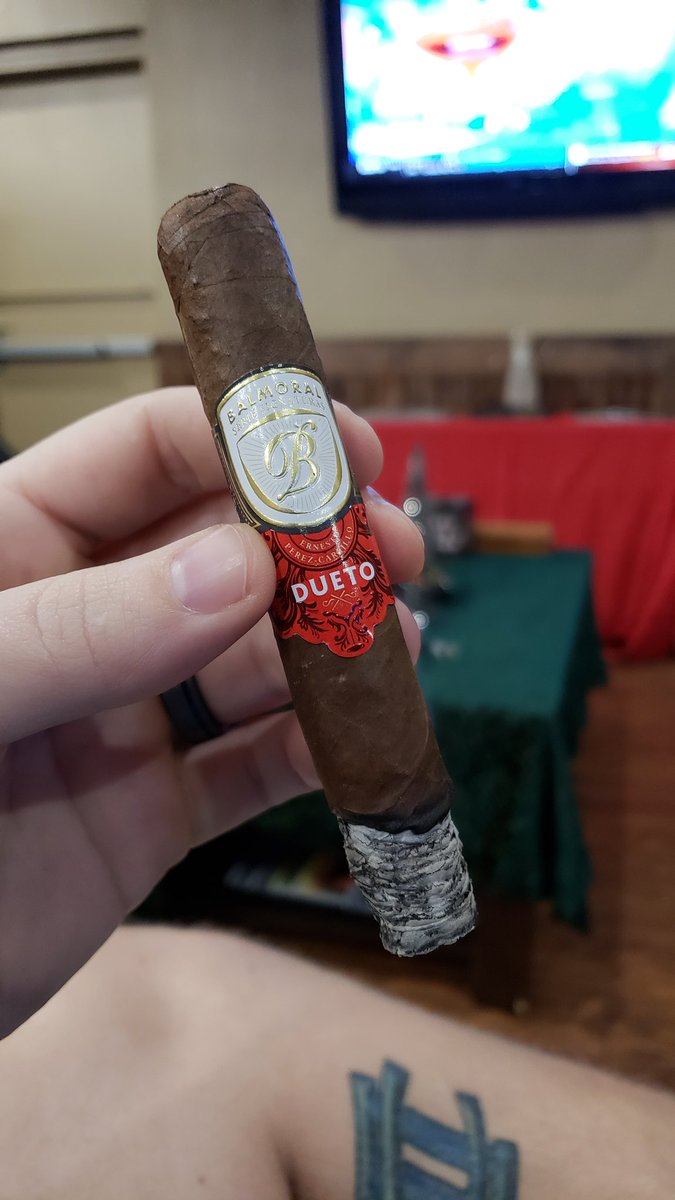 Balmoral dueto collaboration cigar with EPC. Tasty stick. #cigars #nowsmoking