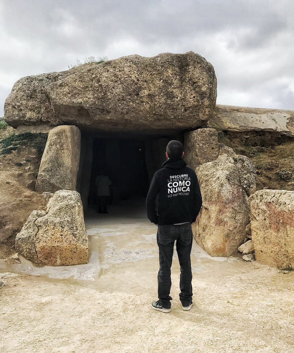 descifrapasado's tweet photo. Andalucía esta llena de tesoros. Hoy viajamos a Antequera para descubrir su @CA_DOLMENESATQ 
#patrimoniomundial #WorldHeritage #descubrelahistoria #sitiodelosdolmenesdeantequera https://t.co/u0D9HqHyK7