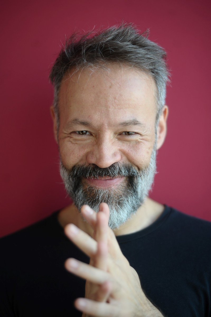 Hermosa entrevista a GABO en <a href="/clarincom/">Clarín</a> #suplementoÑ realizada por la gran Ivana Romero (qué poetas se juntaron 😄). Nos vemos esta noche en <a href="/MusicaenelTasso/">Torquato Tasso</a> para celebrar y celebrarnos el abrazo y el encuentro 💜clarin.com/revista-enie/e…