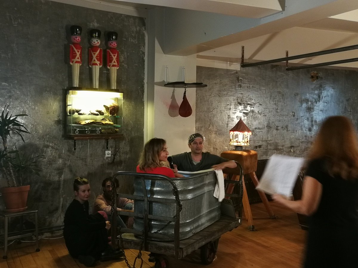 springbackmag's tweet image. Missed #SpringbackLive? Do not worry, it&apos;s now available on demand for you to watch and enjoy! Expect #dancecritics in a bath tub, some exorcist cleaning tips and words about dance with our amazing hosts @DonaldHutera,  Oonagh Duckworth, @sanj0yr0y: bit.ly/2PBx3Zb