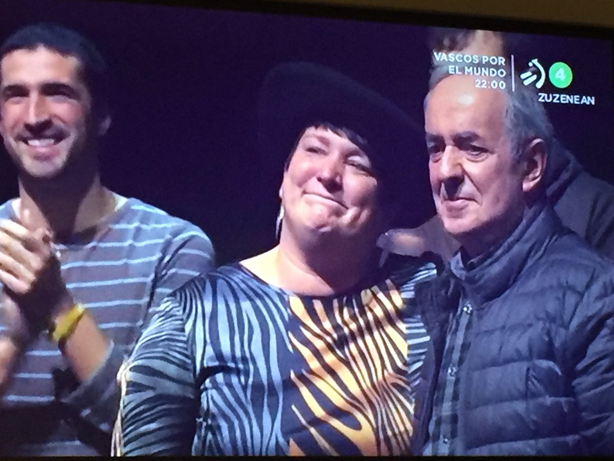 enekogara's tweet photo. Zorionak @onintzaenbeita eta beste guztiak #bbt2018 https://t.co/95eM5P4Xnh