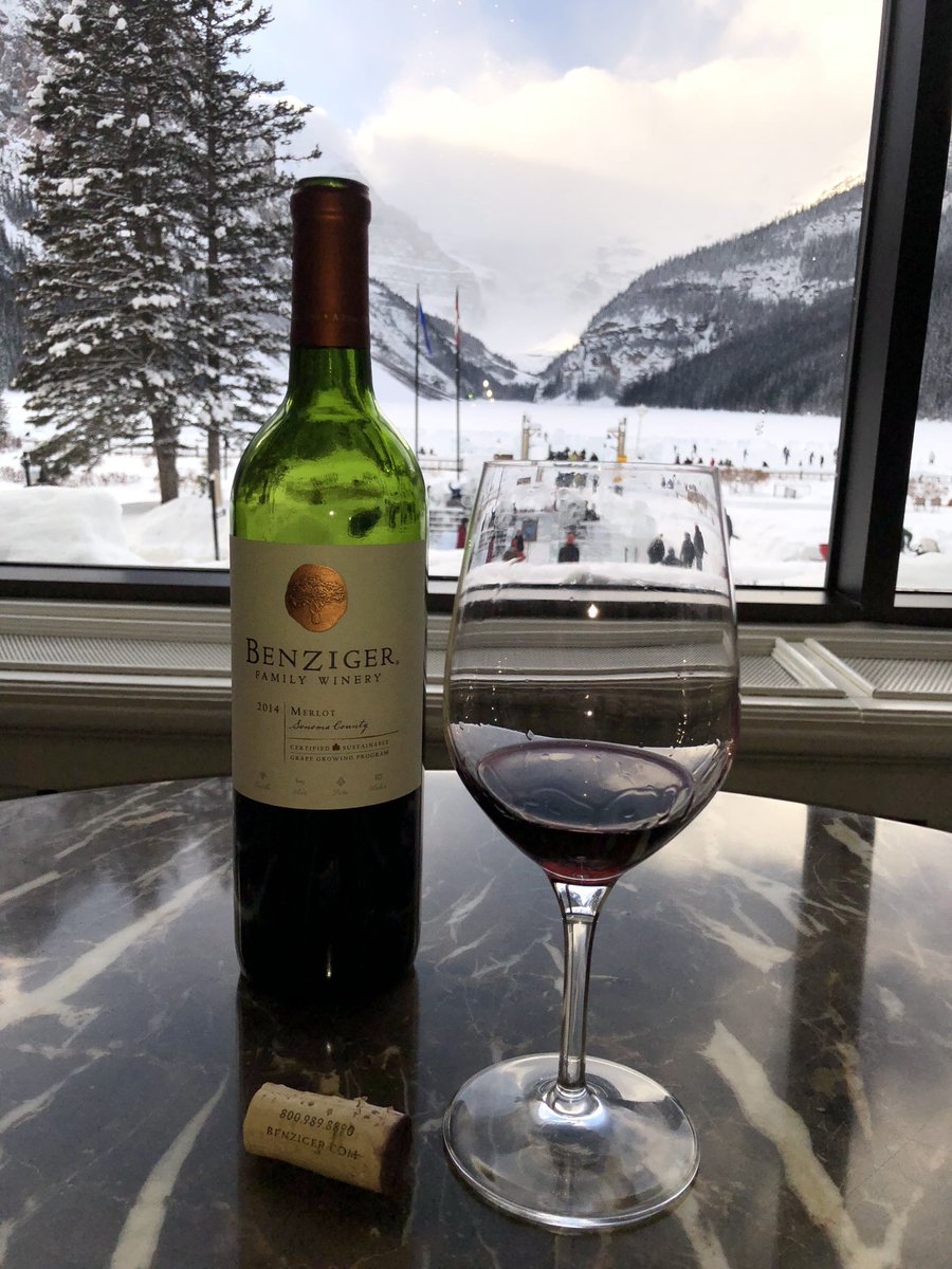 Wineloverdaily's tweet photo. Most beautiful place to take my friend @BenzigerWinery @FairmontCLL https://t.co/66AUFdHvQK
