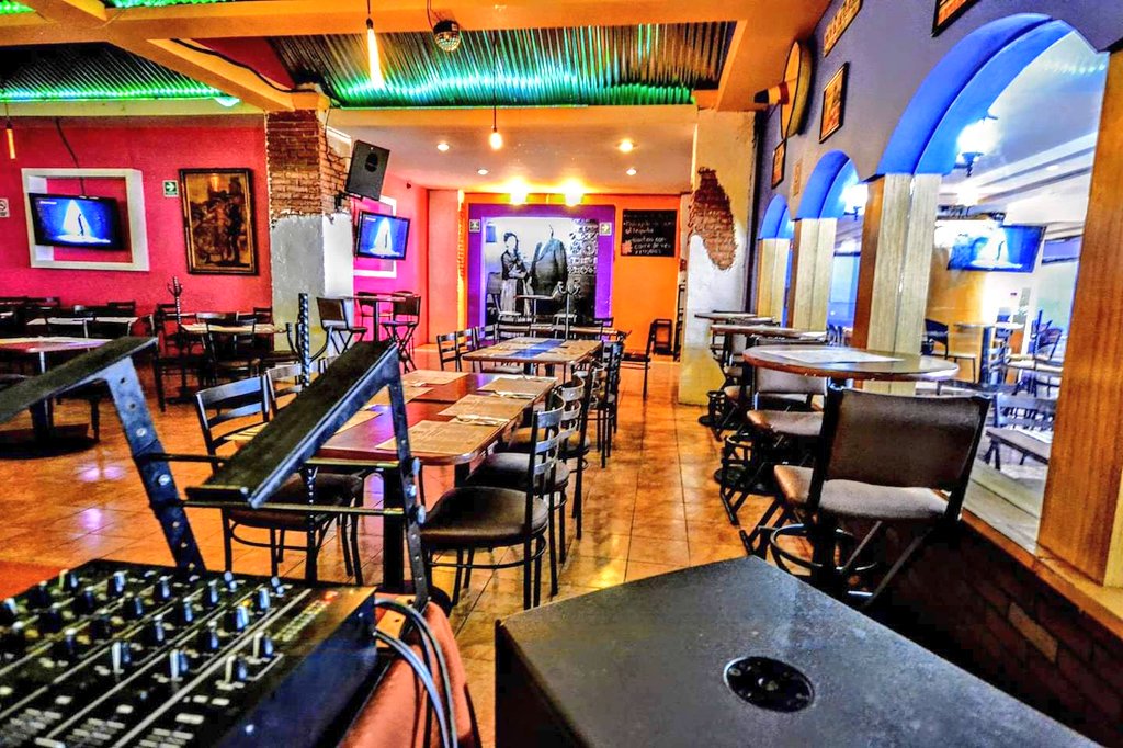 laguadaa1's tweet photo. La fiesta esta noche es aquí en La Guadaña #SantaFe. https://t.co/sGsvUUzzQw