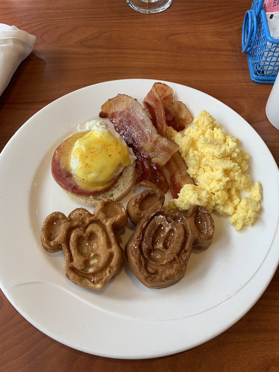 deindlrp's tweet photo. Donalds seaside breakfast at paradise pier hotel was awesome! Stitch proposed to me so my BF started flirting to Minnie 😂 and the food was super yummy too! Highly recommend that one!
#disneyland #disneyparks #dlrlive https://t.co/OpM5RW3QMc