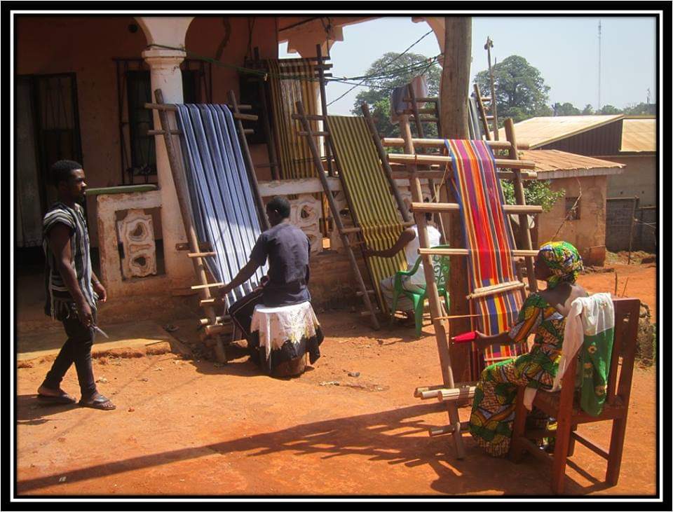 ranenkame's tweet photo. Pour apprécier l'art on a besoin d'un ingrédient qui s'appelle le temps.
Culture et tradition africaines.
#madeincameroun #made237 #cameroun #art #bamoun #cameroon #pagneafricain #pagne #pagnetissé #ngouon #nguon #pagneafricain #pagne #pagnetissée https://t.co/8HYmPGmHae