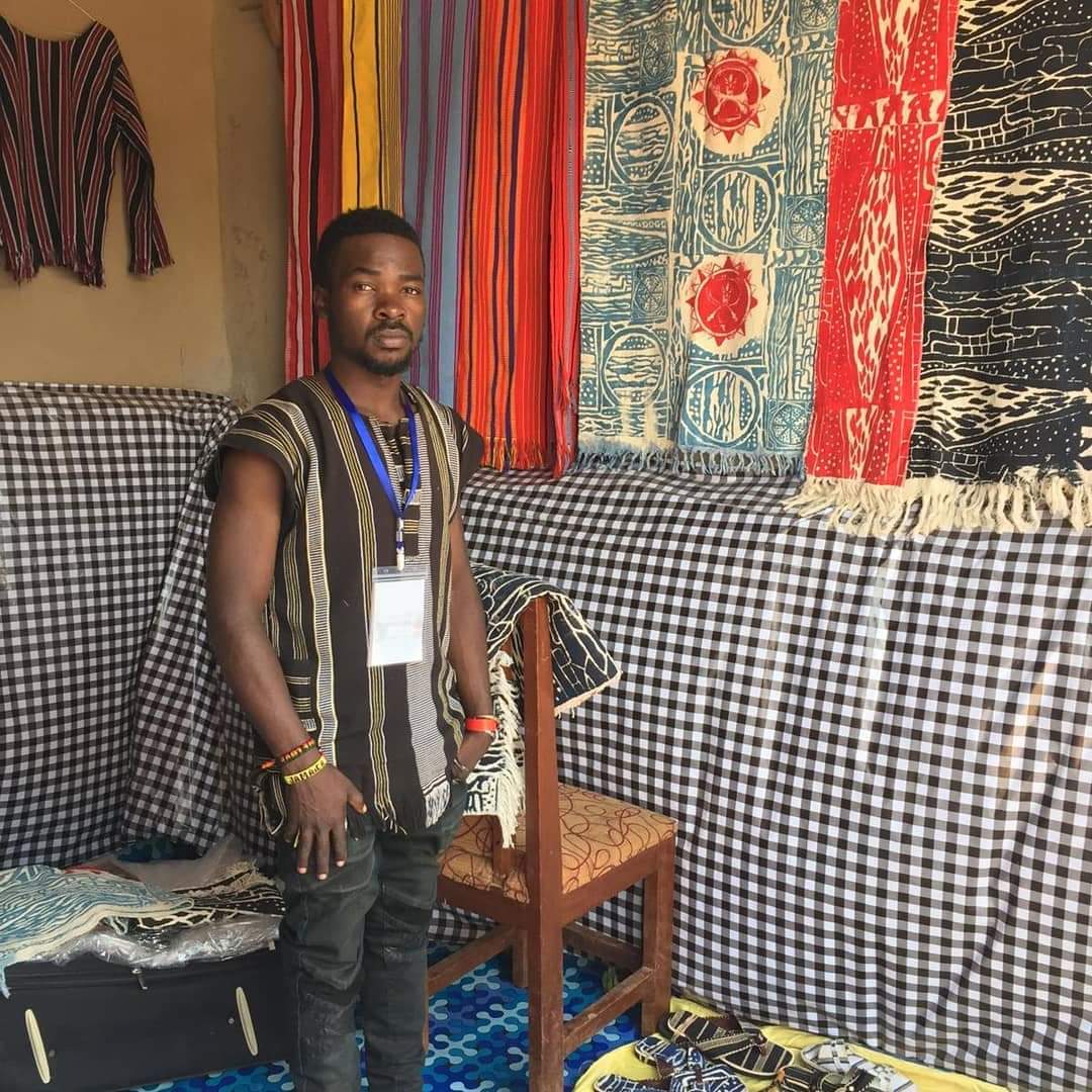 ranenkame's tweet photo. Pour apprécier l'art on a besoin d'un ingrédient qui s'appelle le temps.
Culture et tradition africaines.
#madeincameroun #made237 #cameroun #art #bamoun #cameroon #pagneafricain #pagne #pagnetissé #ngouon #nguon #pagneafricain #pagne #pagnetissée https://t.co/8HYmPGmHae