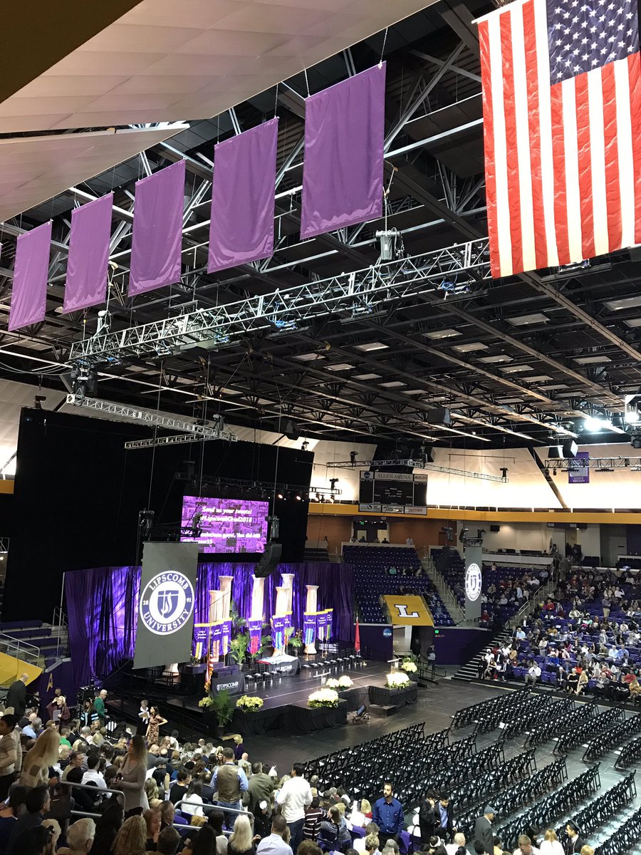 DillowAmy's tweet photo. Congratulations Abby! You dreamed, we believed, and you achieved! #SoProud #LipscombGrad2018 https://t.co/Txdxb0J1G2
