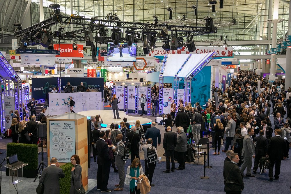 MALifeSciences's tweet photo. Looking back at the year that was. For 4 days in June, global #biotech leaders gathered in Boston for #BIO2018.

BIO set a Guinness World Record for “The Largest Business Partnering Event”, hosting 46,916 partnering meetings to develop impactful collaborations. #MLSC18in18 https://t.co/AHlOUpHjd8