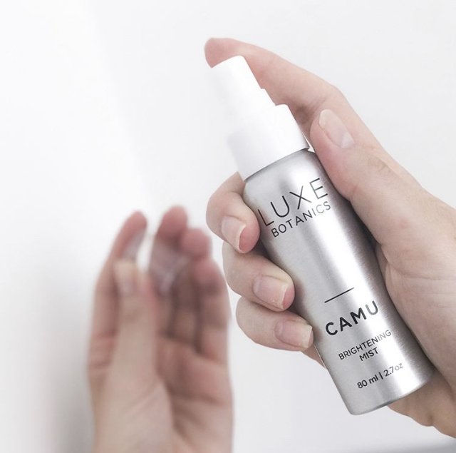 Get this light, refreshing mist 30% off! Yes, you heard right 😉 it’s our once a year sale 🙌 Use code HOLIDAYCHEER at checkout. 

Designed to be used between cleansing and applying serums to allow maximum absorption 💁‍♀️ #Camu #camucamu #holidaysale #weareindiebeauty