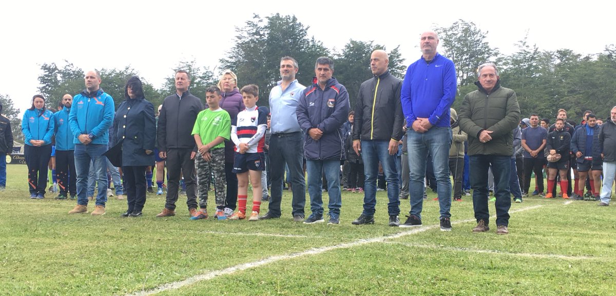 J_CatalanMagni's tweet photo. Quedó inaugurado la XXXII edición del Seven del Fin del Mundo en el Ushuaia Rugby Club. 
La familia de la ovalada de Tierra del Fuego tiene su fiesta. A disfrutar! https://t.co/bGHst4ggFp