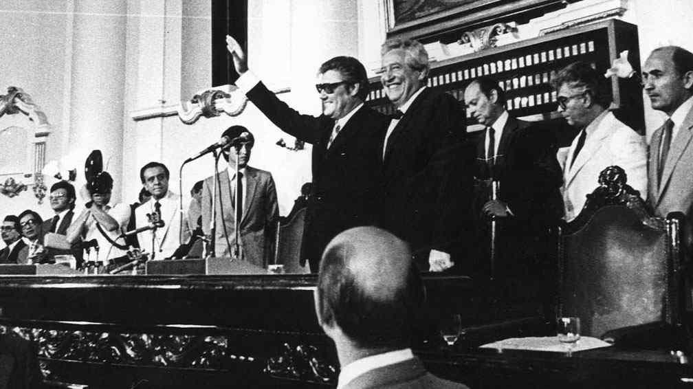 UCRCBA's tweet photo. Te invitamos a ver el programa realizado por @canal10cba en homenaje a Eduardo "Pocho" Angeloz a 35 años de la recuperación de la Democracia. Compartimos los tres bloques 👇

Bloque 1: https://t.co/a3LpPZ9n7i
Bloque 2: https://t.co/Olbd30CHVH
Bloque 3: https://t.co/2pqumwdKtz https://t.co/orA8sEkxbm