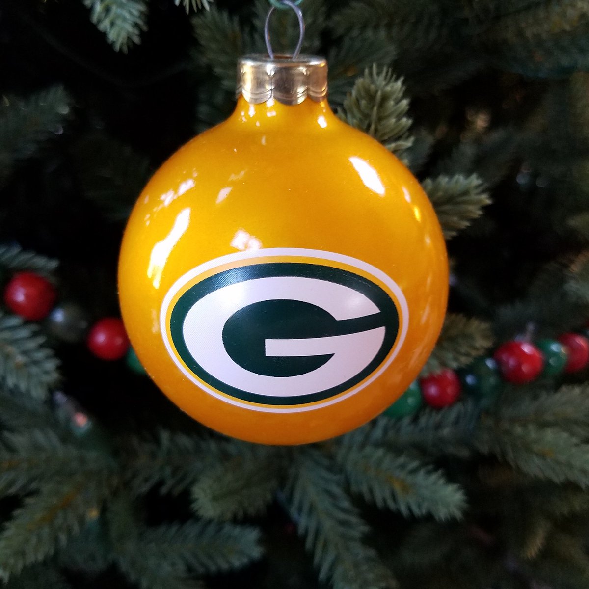 trackscotttrack's tweet photo. The tree is ready for tomorrow! #gopackgo #beatthosebears
@packers @AaronRodgers12 https://t.co/jnxHu5FIVw