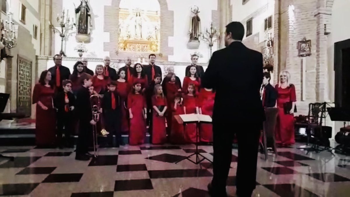 CoralMiguelHdez's tweet photo. Bonito concierto en Ronda y trato excelentes por parte de las Hermanas del La Iglesia Nuestra Sra de la Merced !!!  No tenemos palabras como nos han acogidos !!!! Gracias ... FELIZ NAVIDAD 🎁🎄 https://t.co/k5qIVO5xS8