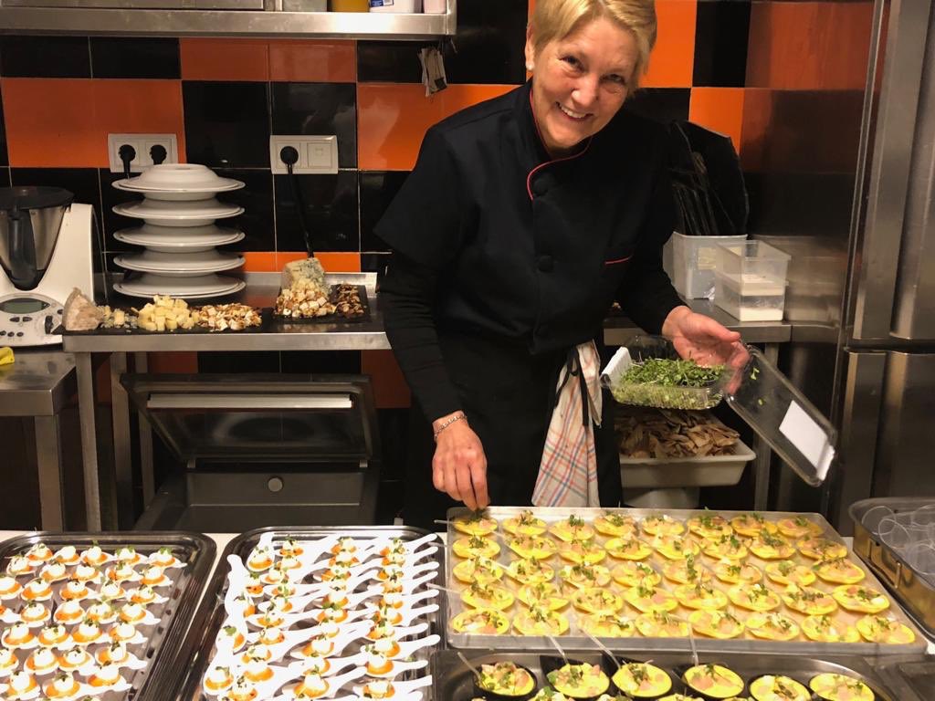metro_bistro's tweet photo. Esa sonrisa vale más que mil aperitivos!!! Grace...única en La Cocina! https://t.co/eBVkmxHC73
