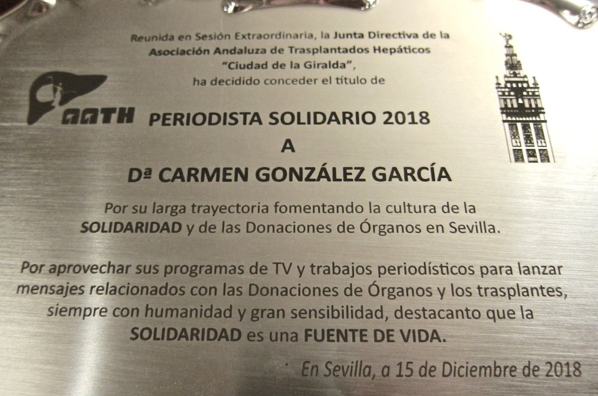 DrPerezBernal's tweet photo. Enhorabuena Carmen González, de @AIONSur TV, por el Premio "PERIODISTA SOLIDARIA 2018" de la @aathsevilla por muchos trabajos fomentando las Donaciones de Órganos y la cultura de los #Trasplantes en #Andalucía. @ONT_esp @RICOMSevilla @HospitalUVRocio #TDSActualidad #Donación https://t.co/fWVa9IJsPE