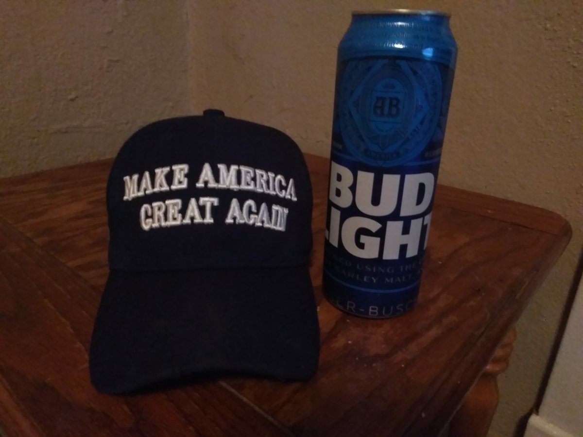 BuckySchartz's tweet photo. 2 of my favorite things. https://t.co/60eNk8kn1w
