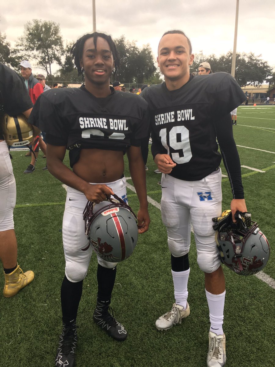 Loved watching these two fine young men representing LMP today at the all star private versus private game. <a href="/matoslionel22/">L.j Matos</a> @Cashout_Marvin Helped bring the East to victory over the west 17 to 14. #onelmp