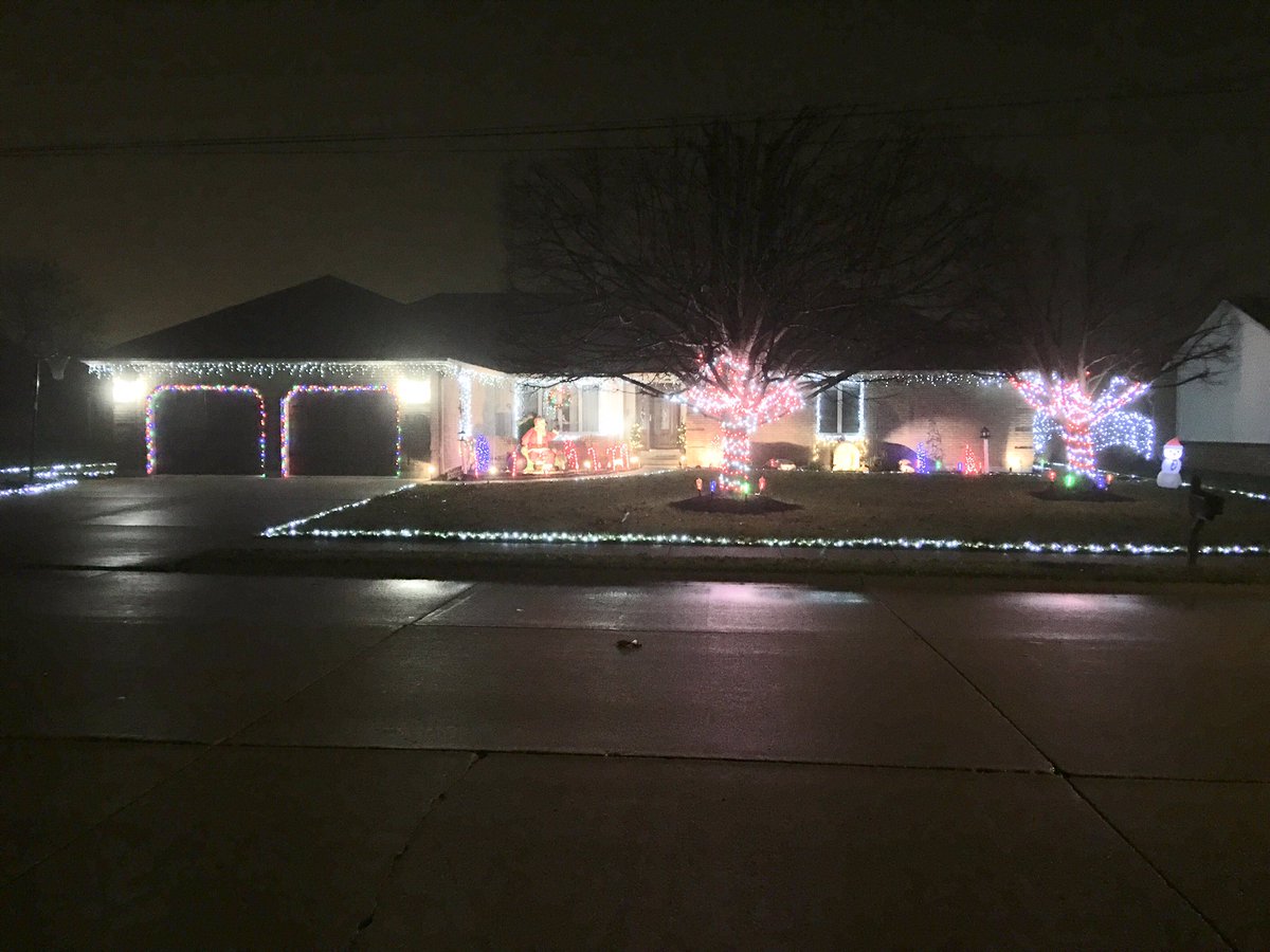 BuzzardsGloryCC's tweet photo. This was a tough year to decide on Christmas lights. A lot of nice light displays this year. The results are in. Top 4 go to:
1: Wehrman
2: Schwieterman
3: Spriggs
4: Kremer
Congratulations 🍾 https://t.co/3d4gjOfxik
