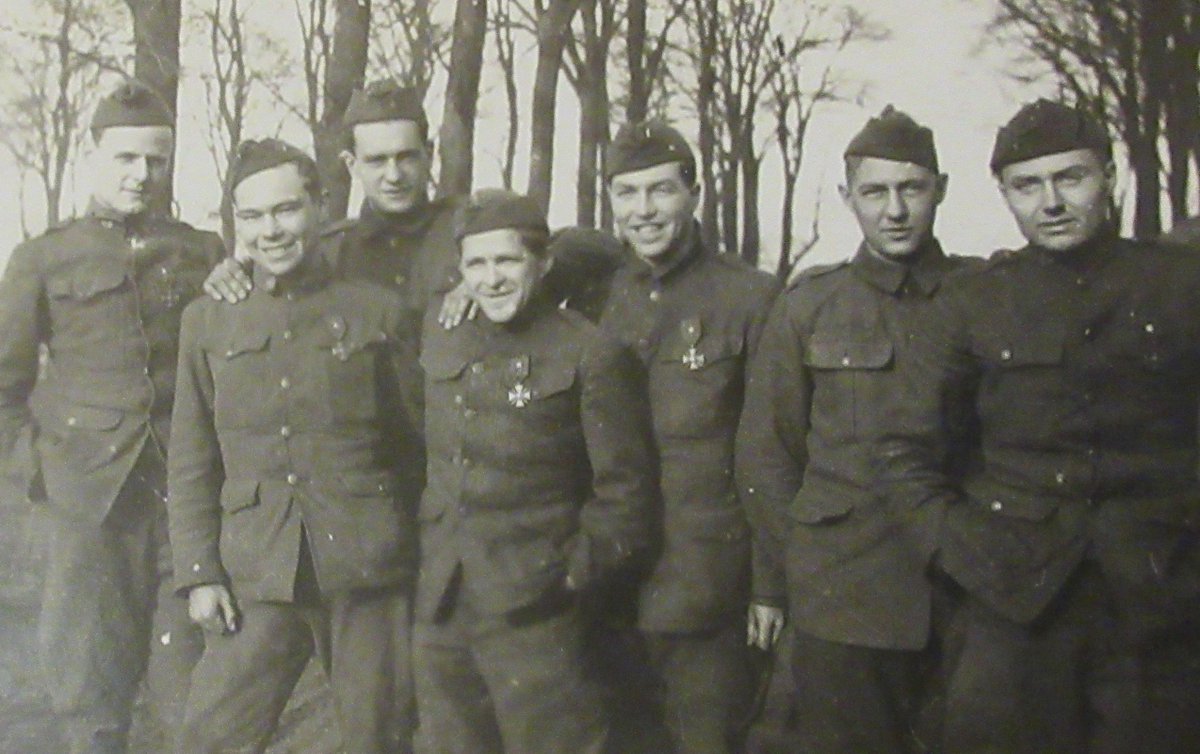 SSU539's tweet photo. #OTD December 15, 1918 members of U.S. Army ambulance unit SSU 539, the Black Cats of Amherst, were awarded their first Croix de Guerre awards by the French #OTD100 #WW1centenary #WW100 https://t.co/5vXYGJcekD