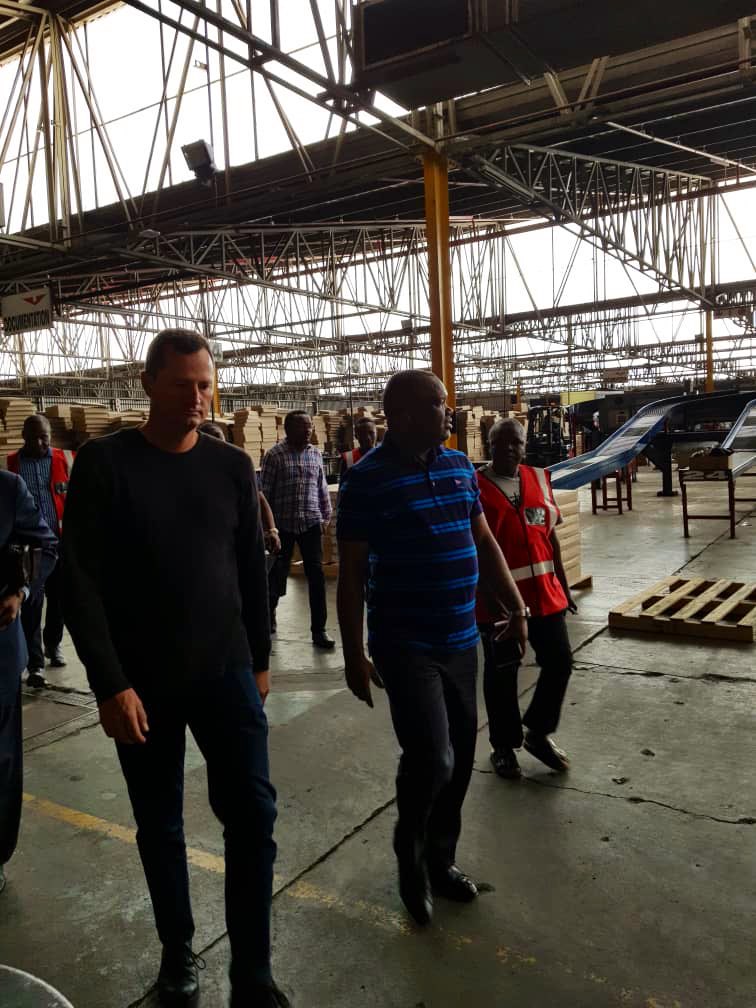 cenirdc's tweet photo. Le Président @CNangaa séjourne depuis ce matin à Johannesburg pour superviser le convoi des diverses fiches destinées aux bureaux de vote et de dépouillement. Cap vers les élections du 23 décembre 2018 #ElectionsRDC #Elections2018 #CeniRDC https://t.co/xLEy3n6ZIr