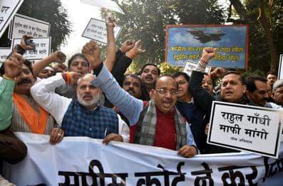 praveenskapoor's tweet photo. Union Minister Shri @VijayGoelBJP Today Led A Huge #ProtestRally of @BJP4India Workers #DemandingAppology from @INCIndia Pres @RahulGandhi For #FalseCampaign on #RafaleDeal
@AmitShah @narendramodi @HarishKhuranna @KapilMishra_IND @TajinderBagga @JPBhaiBJP @ShyamSJaju @BJP4Delhi https://t.co/L1T0fQiBH1