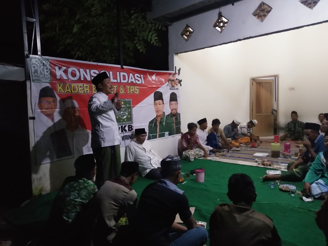 PelatihanKader's tweet photo. Hujn tak menjadi penghalang untk menyusn pemenangn PKB
HM. ABDUL QODIR Caleg No. Urut 2 Mnghbiskn mlm minggu brsm BARET (Barisn RT) dn relawn pemenangn PKB Ds.Pedagangn Kec. Wringinanom Gresik.
@MohQosimNU
@ImronRosyadiNU 
@HMQodir 
@PKBwringinanom3 
@khusairimuza 
@KNashiruddin https://t.co/pOVWqNXozz