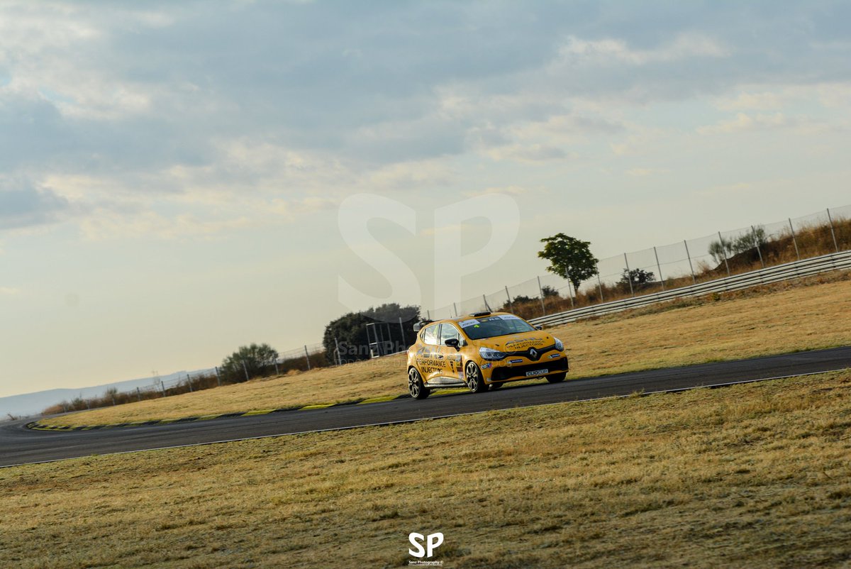 Nice Picture From @circuito_jarama - <a href="/ASNUperformance/">ASNU Performance</a> - Clio Cup Spain Meeting 3 @RenaultSpSeries #jaramarace #ciruitojarama #clio #motorsport #car #racecar #cliocup #cliocupspain #race #dry #track #Renault #spain #madrid #october #2018 #meeting #3 #espiritudeljarama #Asnu
