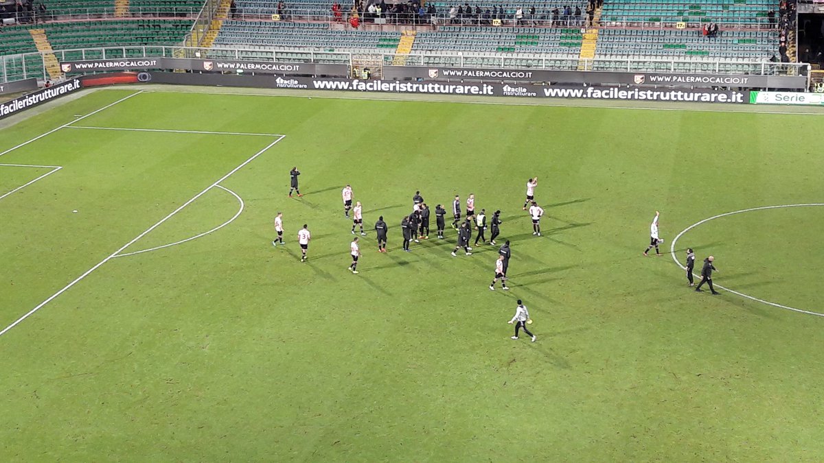 ManlioMezzatest's tweet photo. Al #Barbera ľultima in classifica, il @LivornoCalcio, ferma la capolista di #SerieB, il @palermocalcioit. #PalLiv finisce 1-1. Al gol di #Moreo per il #Palermo risponde #Raicevic.
Al @TgrSicilia delle 19,35 su @RaiTre le interviste ai protagonisti.
#calcio https://t.co/LK8syq5qAe