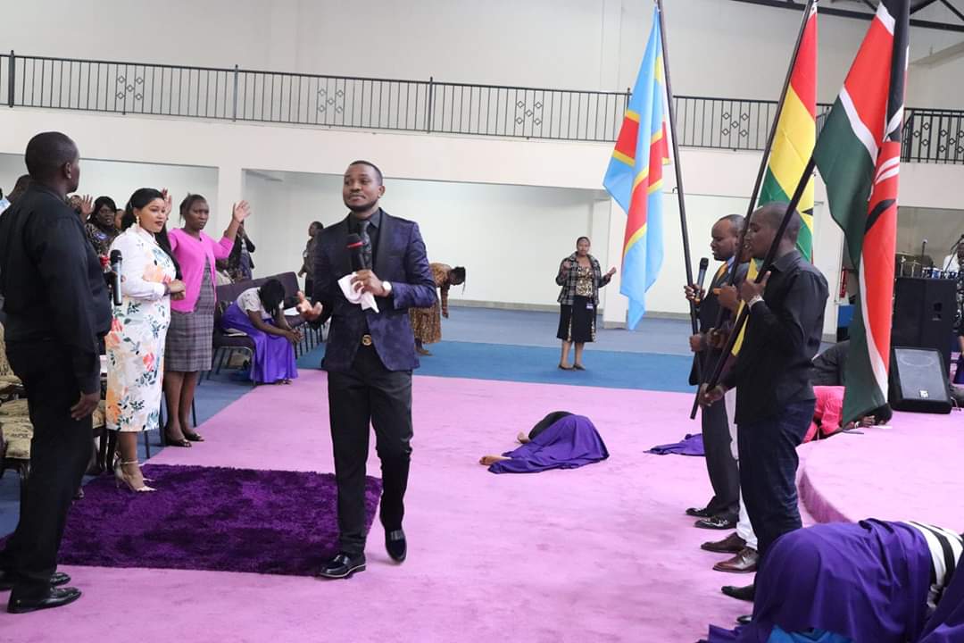 SalmaLutuka's tweet photo. We invite you to join us in the main sanctuary for a celebration Sunday Service tomorrow as we conclude the Greater Grace Life end of year fast!!
Please note we shall not have the branch service as earlier announced.Thank you!
#GreaterGrace
#GreaterGraceLife2018 https://t.co/1APHIPuw8s