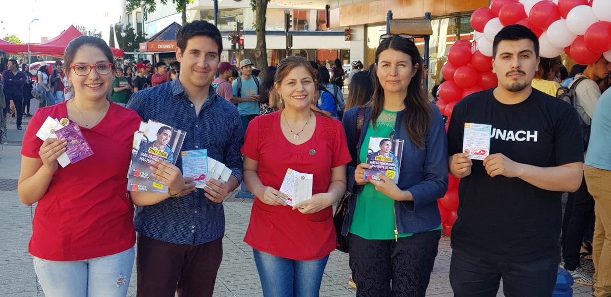 eileen_estrada's tweet photo. Feliz por el gran éxito que tuvo la actividad que realizamos en #Ñuble  en el marco de la prevención de las ITS Y VIH. Gracias al equipo del senador @felipeharboe que nos apoyaron en esta actividad!  Y a las alumnas de la @unachaldia, futuras colegas! @ChileMatrones @CMatronas https://t.co/DOP1xgvt7N