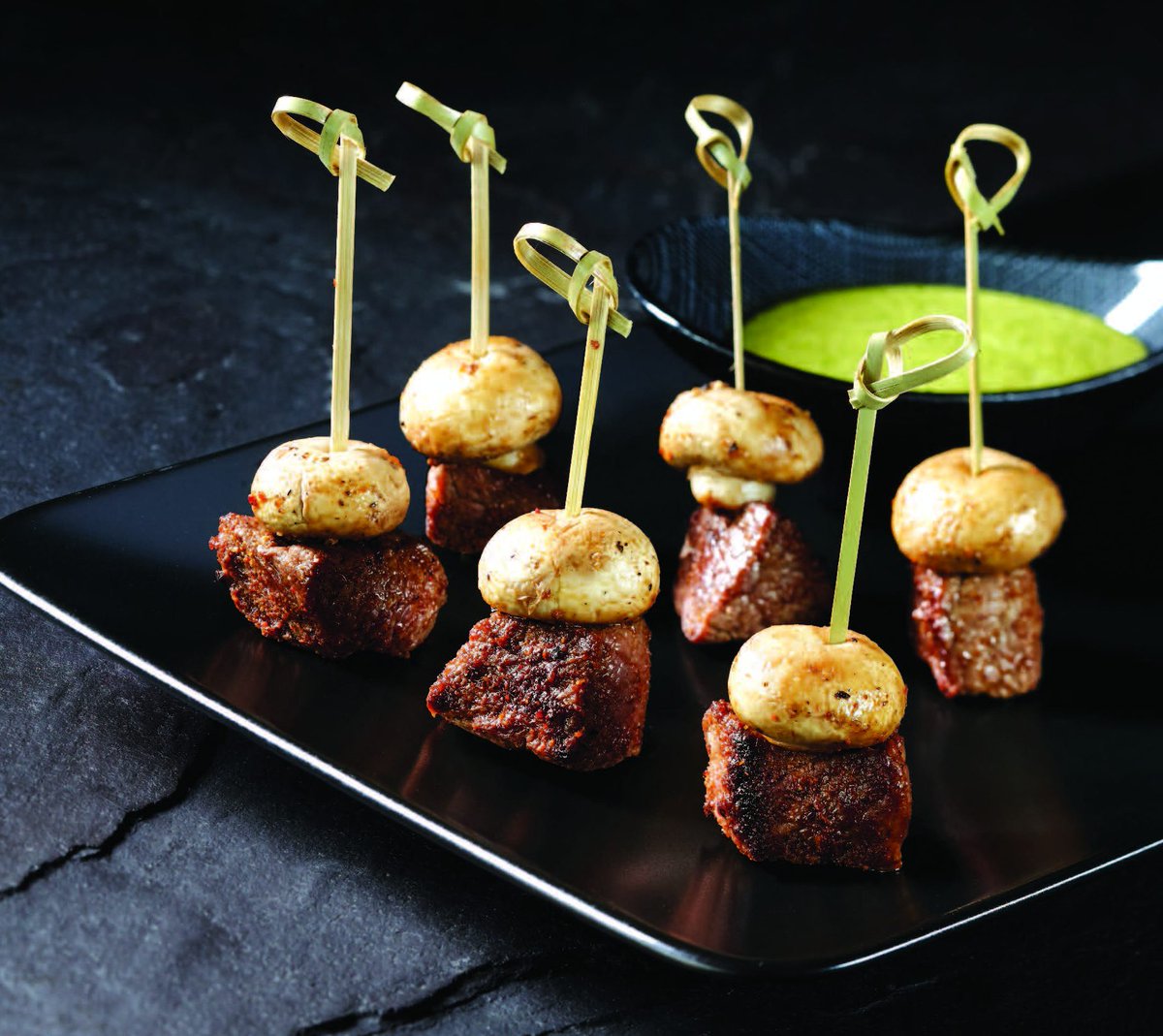 DenverAllergy's tweet photo. Theses cocktail-sized forks loaded with tender pieces of steak and mushroom are dipped generously into creamy, smoky jalapeño goodness and are sure to be a holiday party favorite! Recipe @AllergicLiving:  https://t.co/veMwE1v8xp 

#AllergyFriendly https://t.co/AMmzKcPSko
