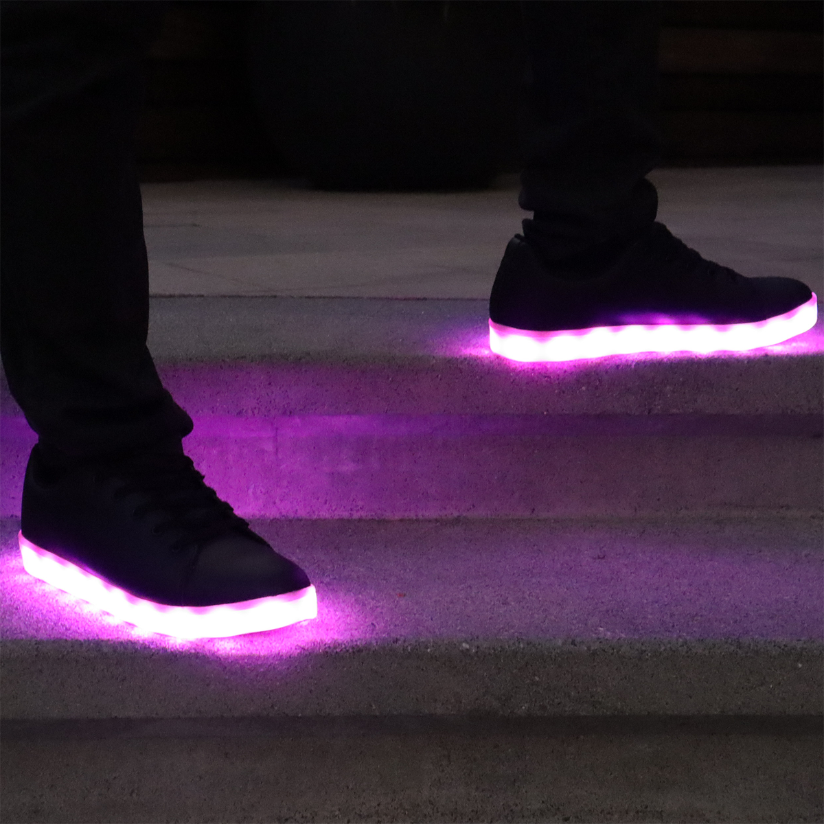 ElectricStyles1's tweet photo. ✨ App Controlled  ✔
✨ Animated Modes ✔
✨ Sound Responsive ✔

Shop shoes: https://t.co/bOjB3HqdPJ https://t.co/GPVz34sVIV