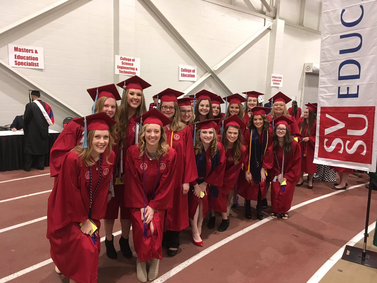 SVSUEarlyChild's tweet photo. With graduates like these, the future is bright! Congratulations Class of 2018! @SVSU https://t.co/2yUy4DgFc9