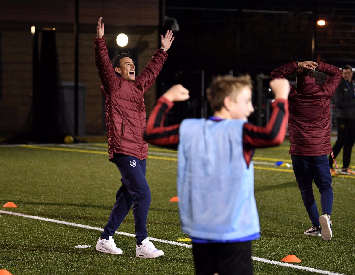 AFC_Foundation's tweet photo. 🙌😂

No matter how old you (or your opponents) are, as soon as that ball comes out EVERYONE loves to win...

#AFCGivingTogether 🔴 https://t.co/Wm55h4U0jB